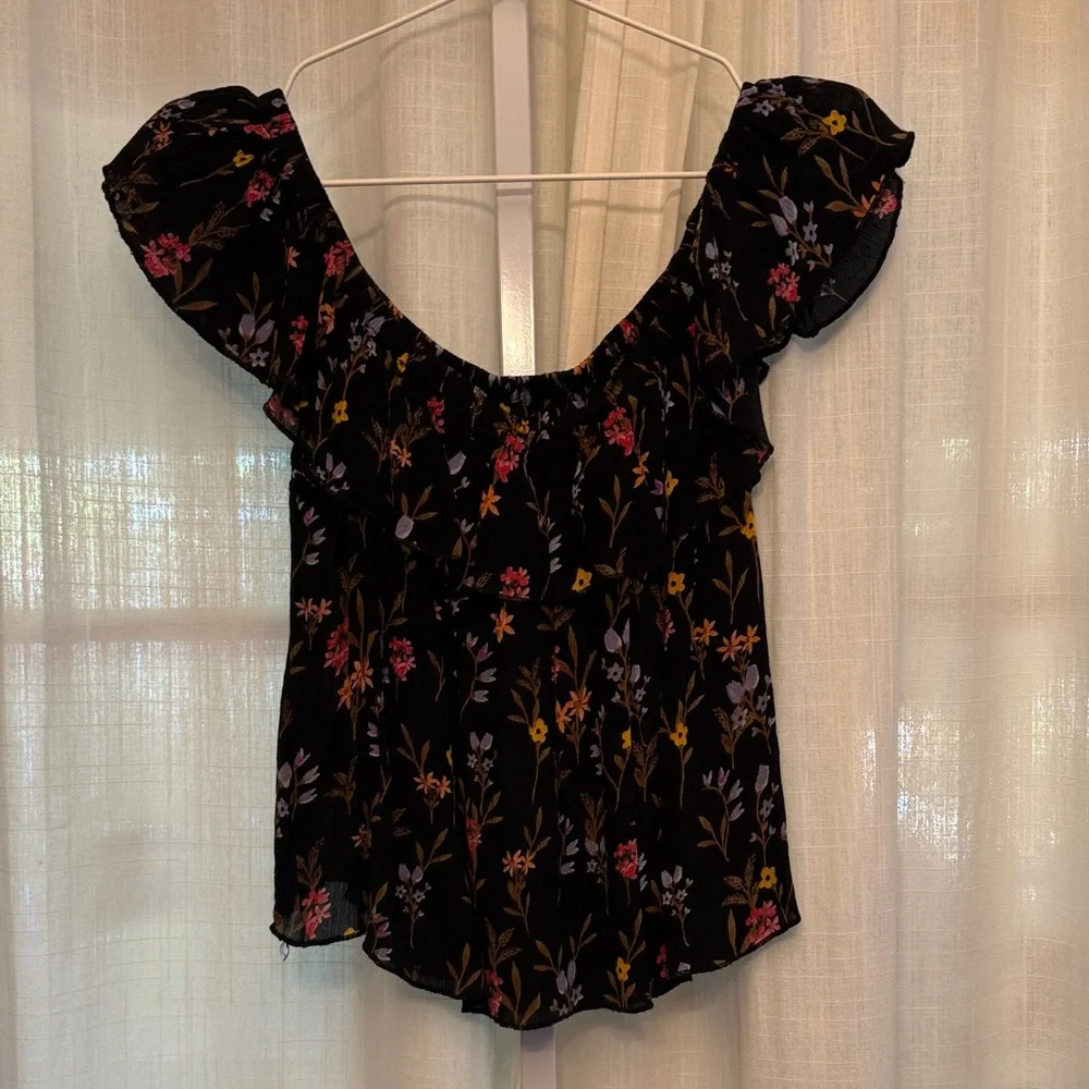 Floral Ruffle Blouse - Picture 4 of 7